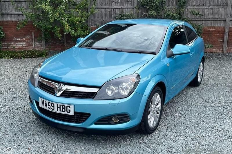 Blue Used 2010 Vauxhall Astra SRi Hatchback | £1,500 (Super price) - Image 1/1
