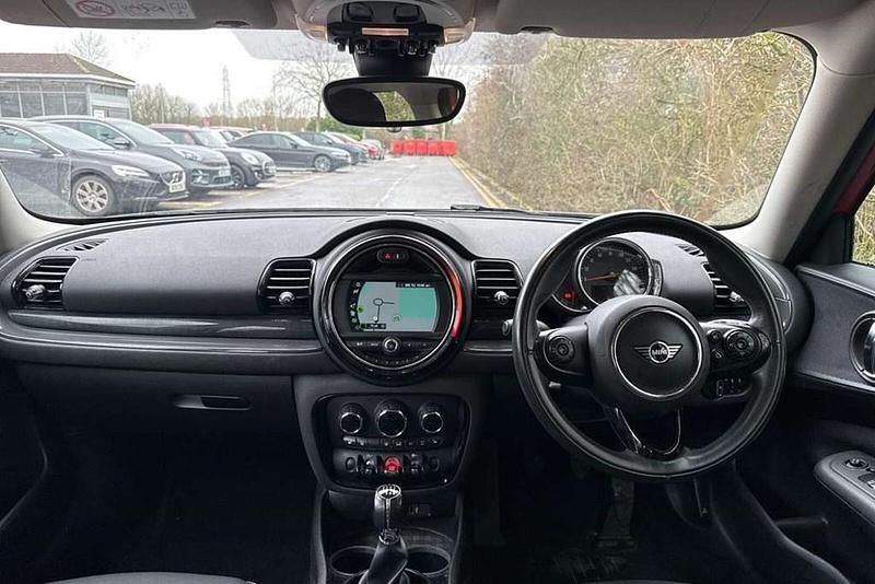 Used Mini Cooper Clubman Classic 134 HP (98 kW) 2019 Red Estate