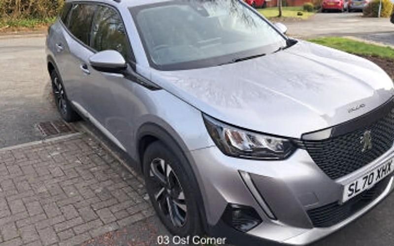 Used Peugeot 2008 Allure Premium 131 HP (96 kW) 2022 SUV