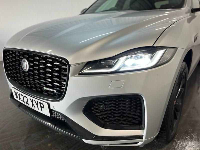 Second-hand Jaguar F-Pace R-Dynamic 404 CP (297 kW) 2022 Argintiu SUV