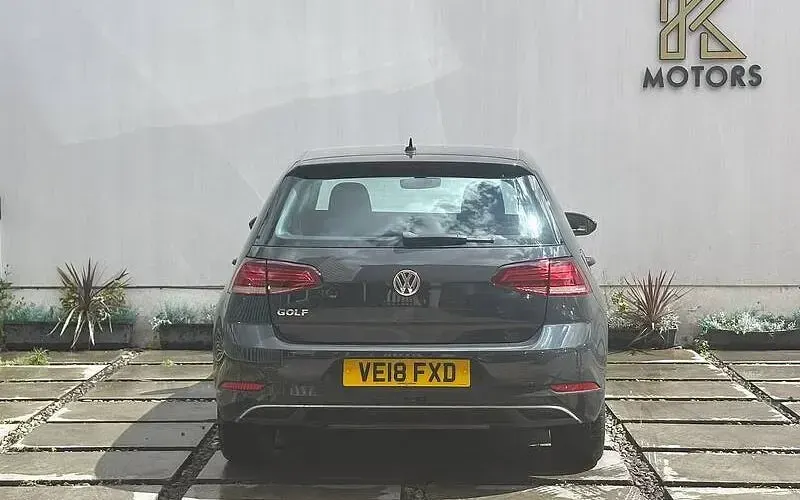 Used VW Golf VII SE 125 HP (91 kW) 2018 Grey Hatchback