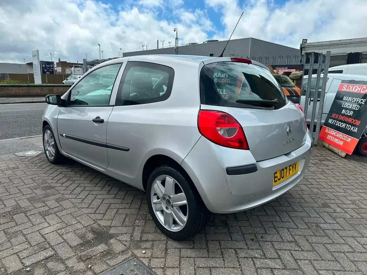 Used Renault Clio II Expression 2007 Silver Hatchback