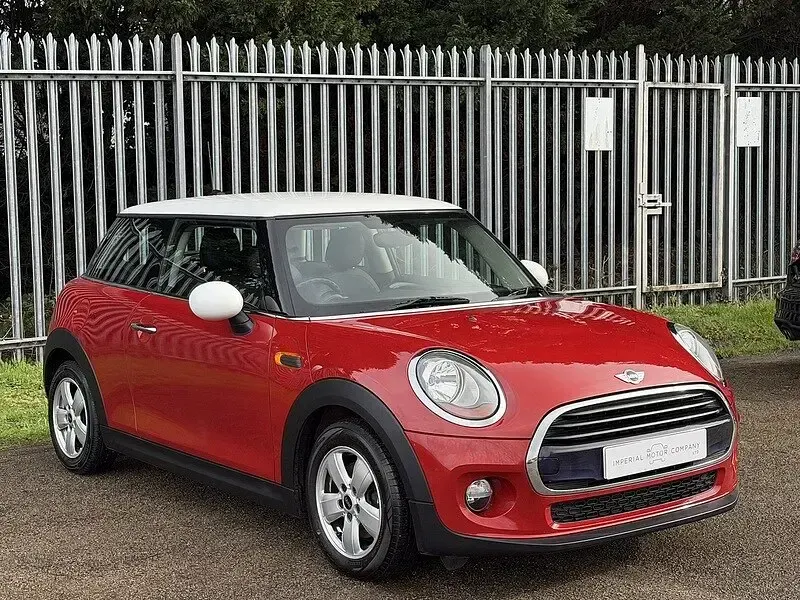 Used Mini Cooper Hatch 136 HP (100 kW) 2015 Red Hatchback