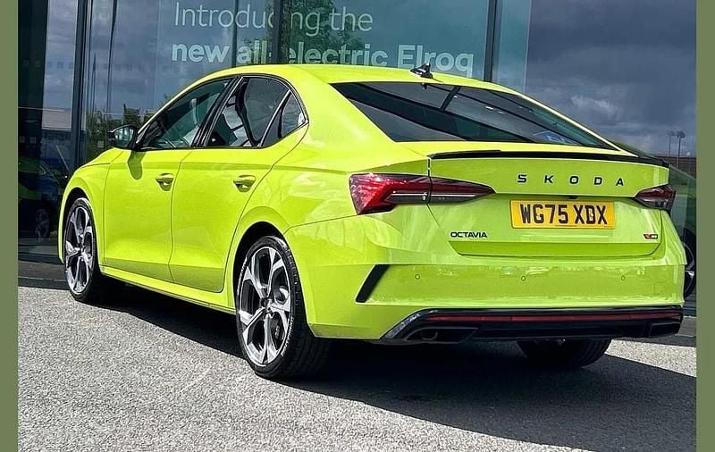 Used Skoda Octavia vRS 265 HP (194 kW) 2025 Hyper green Hatchback
