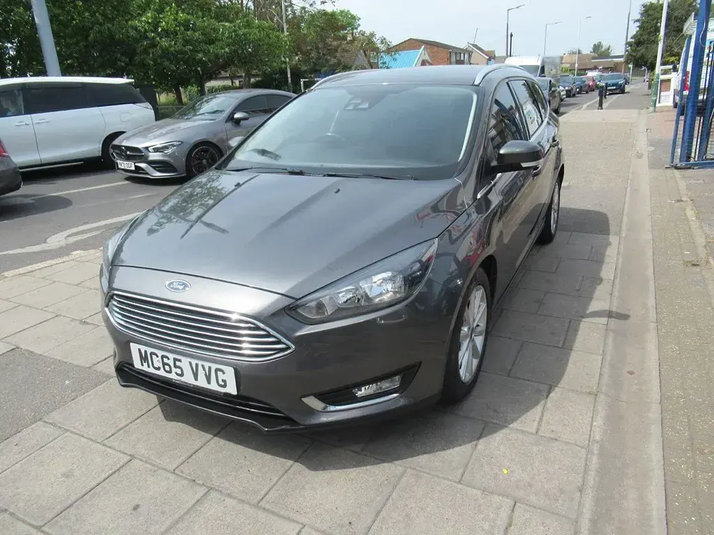 Używany Ford Focus Titanium 125 KM (91 kW) 2016 Szary Kombi