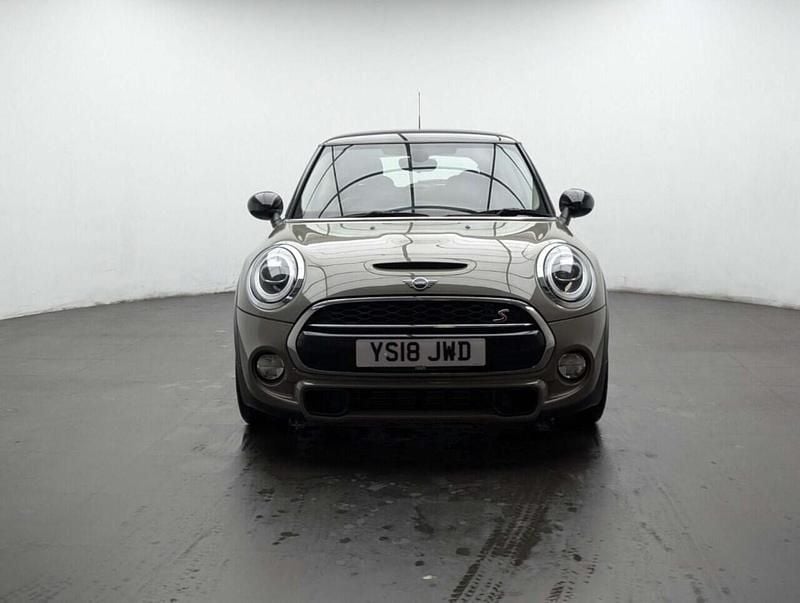 Begagnad Mini Cooper S Hatch 192 HK (141 kW) 2018 Grå Halvkombi