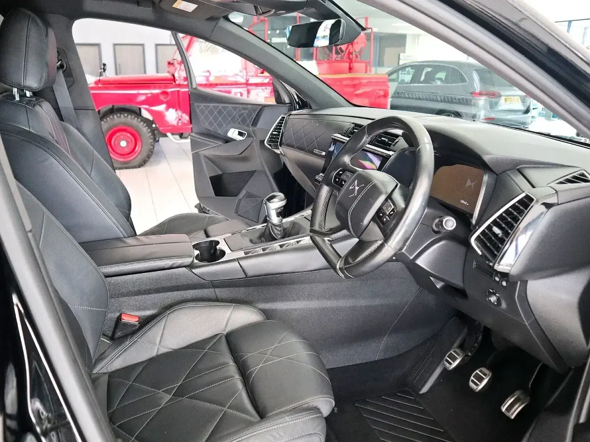Used DS Automobiles DS7 Crossback Prestige 130 HP (95 kW) 2018 Black SUV