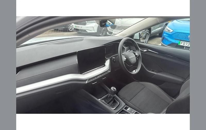 Used Skoda Octavia SE Technology 116 HP (85 kW) 2025 White Estate