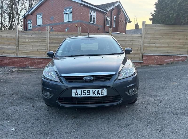 Used Ford Focus Zetec 116 HP (85 kW) 2009 Grey Estate