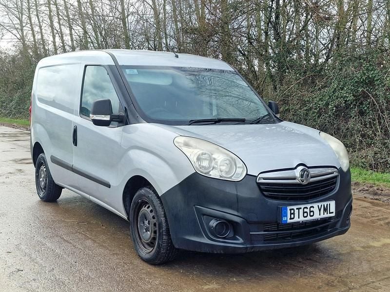 Used Vauxhall Combo 90 HP (66 kW) 2016 Silver MPV