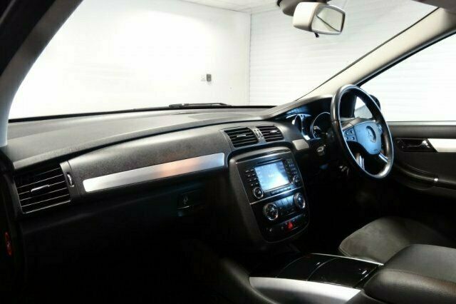 Begagnad Mercedes R320 SE 2006 Minibuss