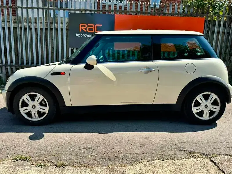 Used Mini ONE 2006 White Hatchback