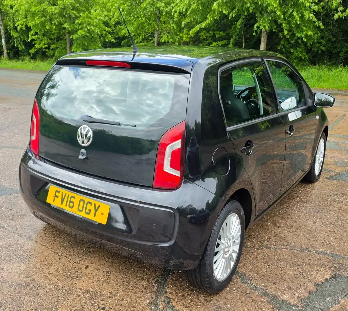 Begagnad VW up! high up! 2016 Svart Halvkombi