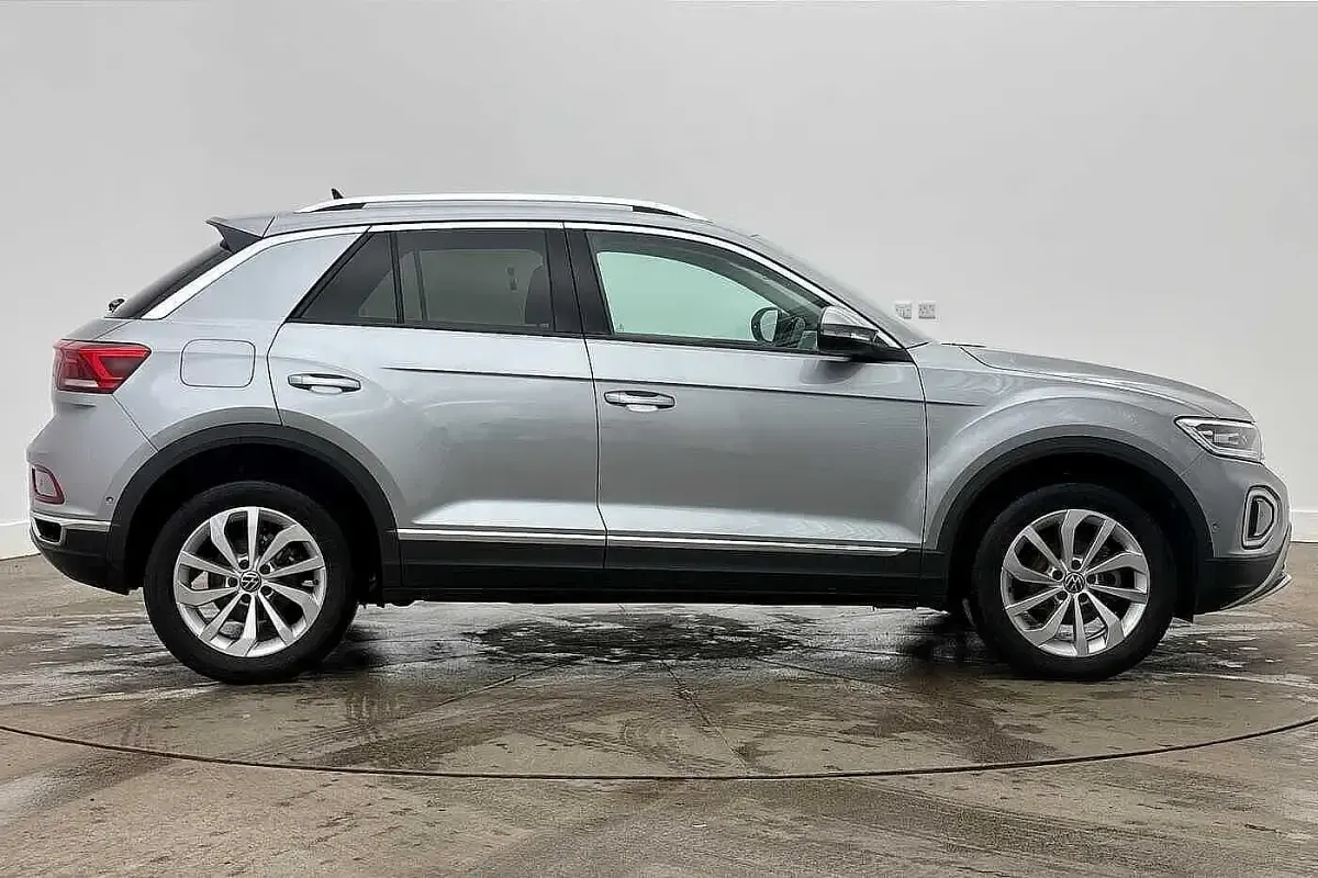 Used VW T-Roc Style 150 HP (110 kW) 2025 Silver SUV