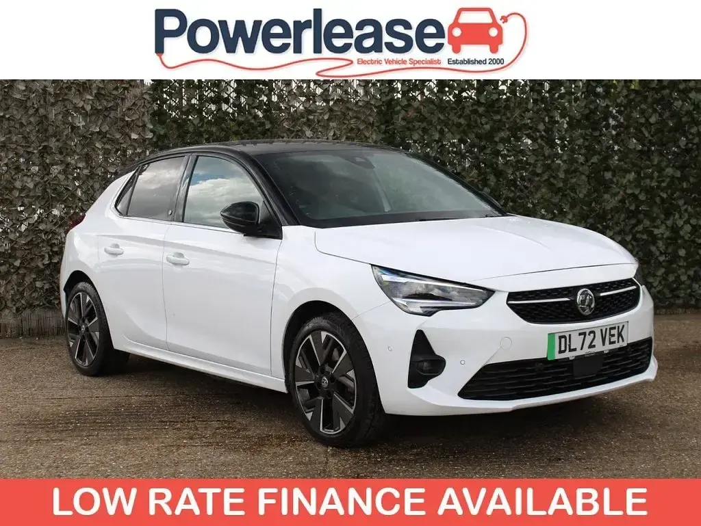 Used Vauxhall Corsa-e Ultimate 100 kW (136 HP) 2023 White Hatchback