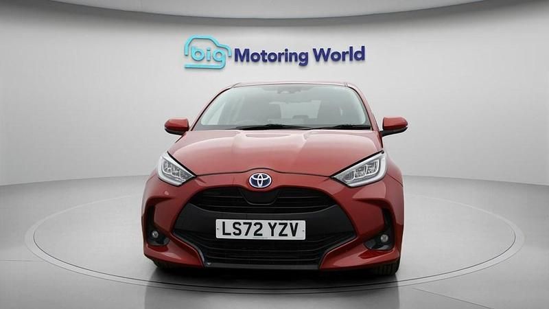 Used Toyota Yaris Hybrid Design 116 HP (85 kW) 2023 Red Hatchback