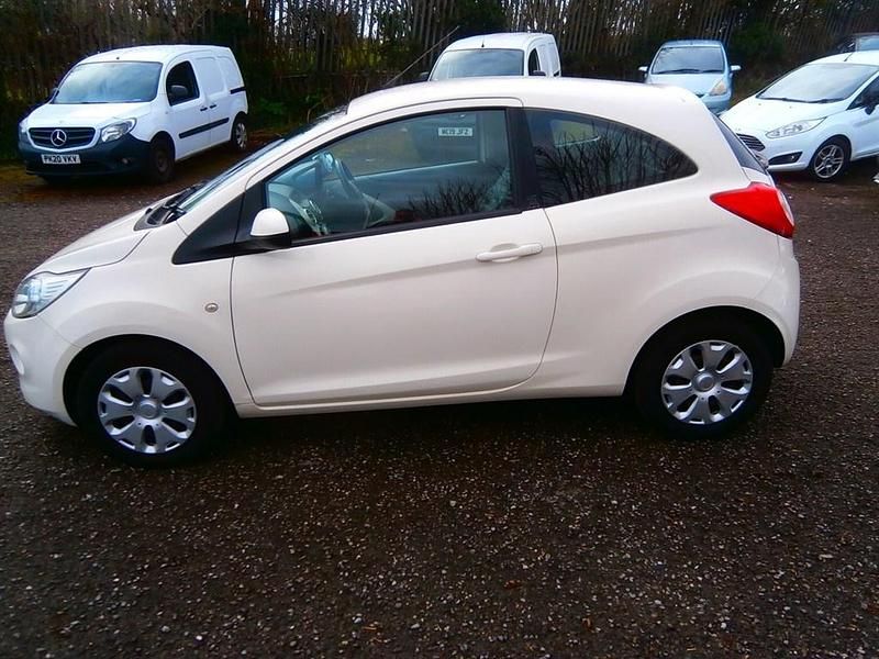 Używany Ford Ka S 69 KM (50 kW) 2012 Biały Hatchback
