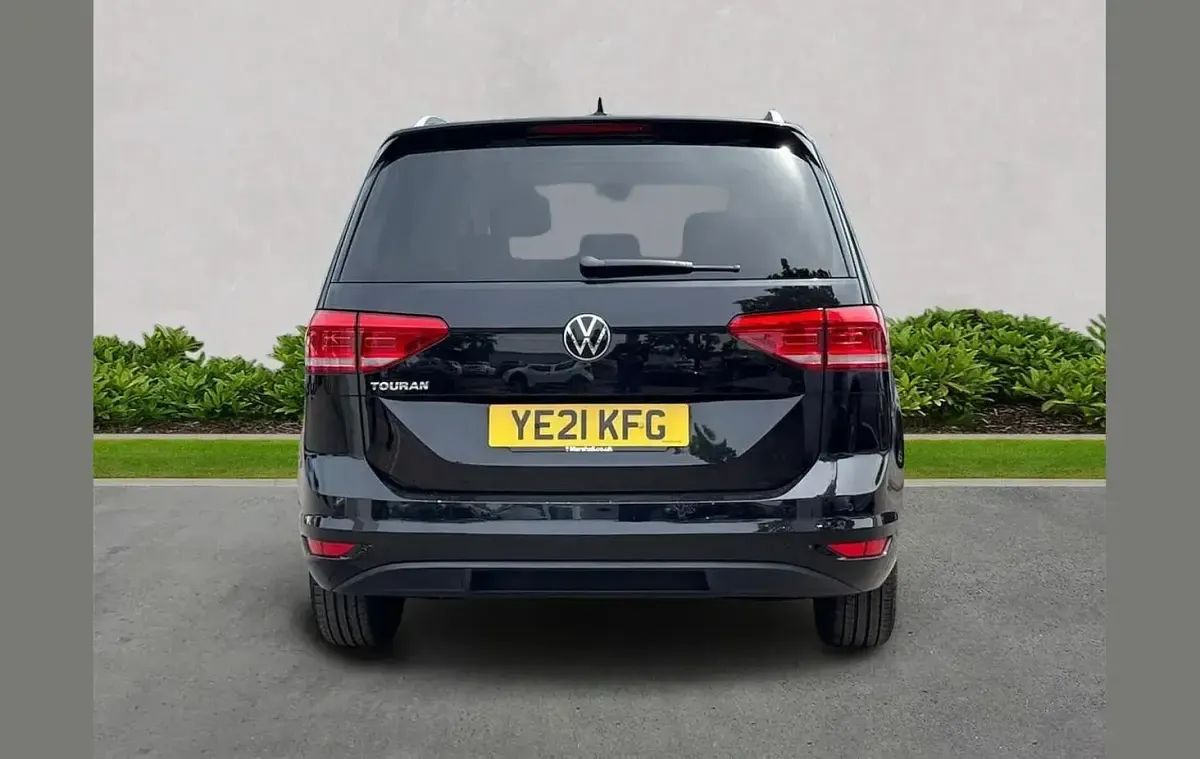 Used VW Touran Family 150 HP (110 kW) 2021 Black MPV