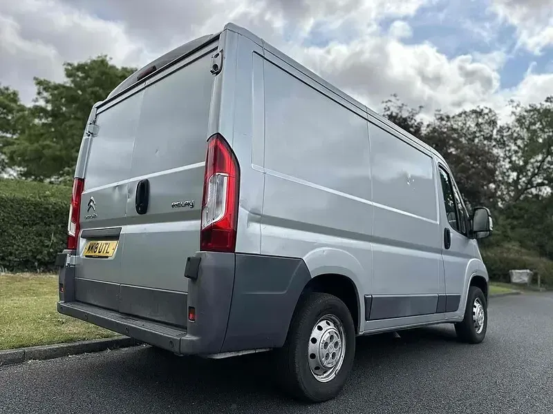 Used Citroën Relay 130 HP (95 kW) 2018 Silver Van
