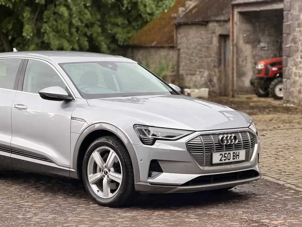 Used Audi e-tron Advanced 230 kW (313 HP) 2022 Silver SUV
