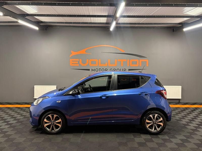 Used Hyundai i10 67 HP (49 kW) 2020 Blue Hatchback