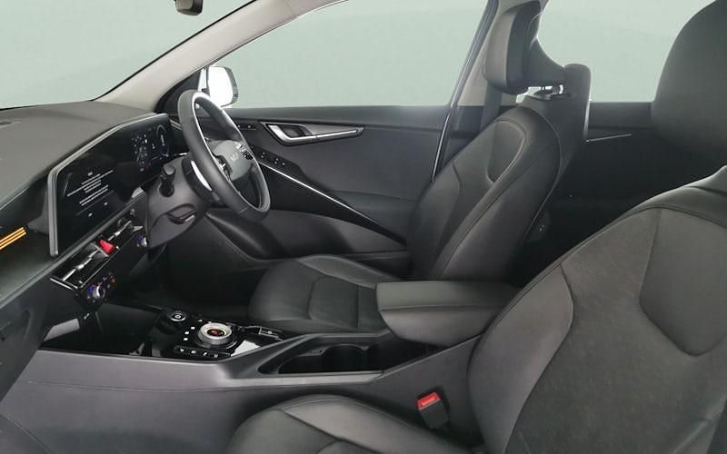 Used Kia Niro 150 kW (204 HP) 2023 White SUV