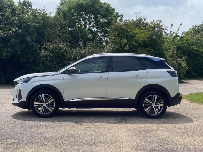White Used 2024 Peugeot 3008 Allure SUV | £20,252 (Fair price) - Image 1/4