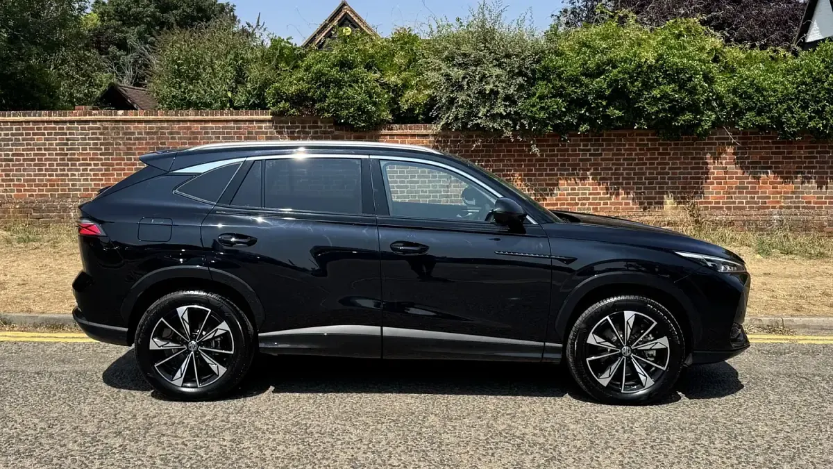 Used MG HS Trophy 221 HP (162 kW) 2025 Black SUV