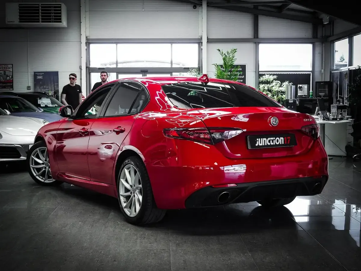 Used Alfa Romeo Giulia Veloce 280 HP (205 kW) 2018 Red Sedan