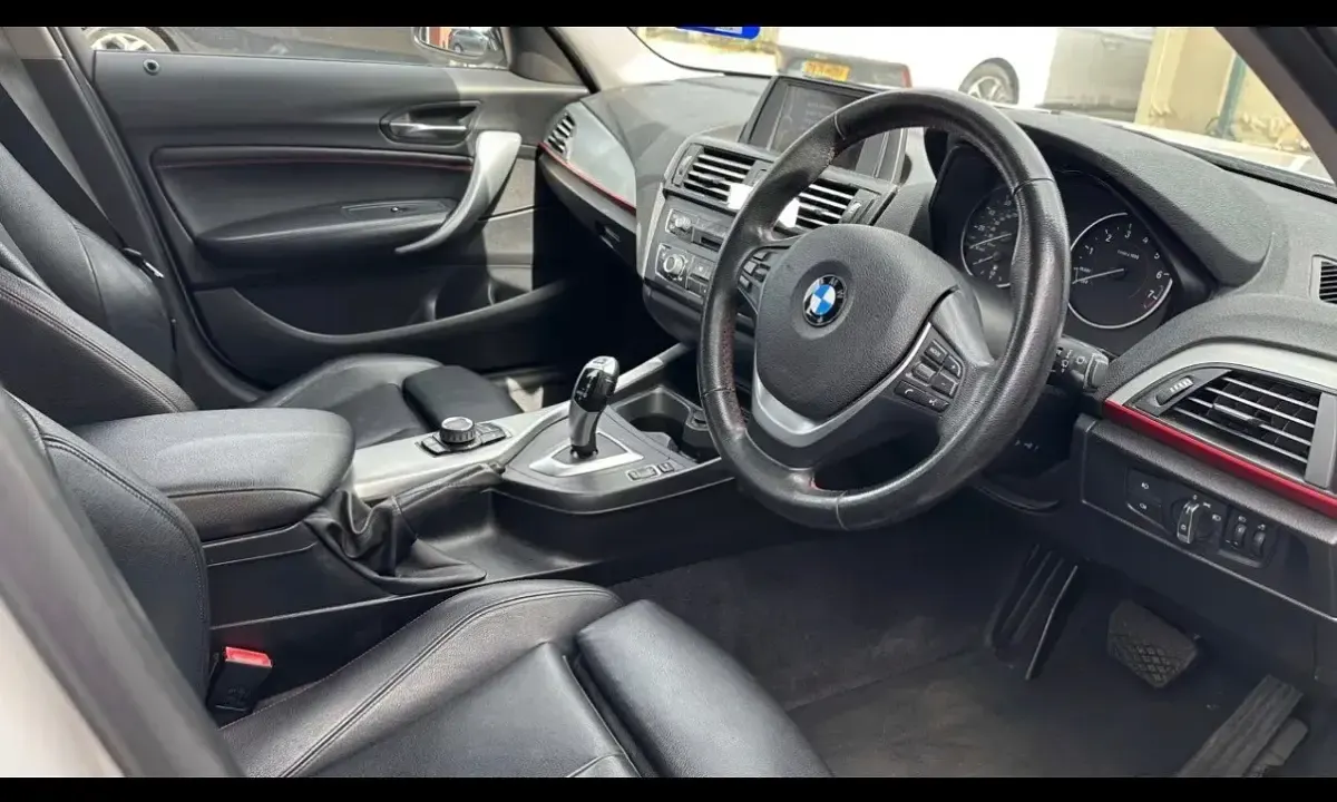Used BMW 116 Sport Line 2012 White Hatchback