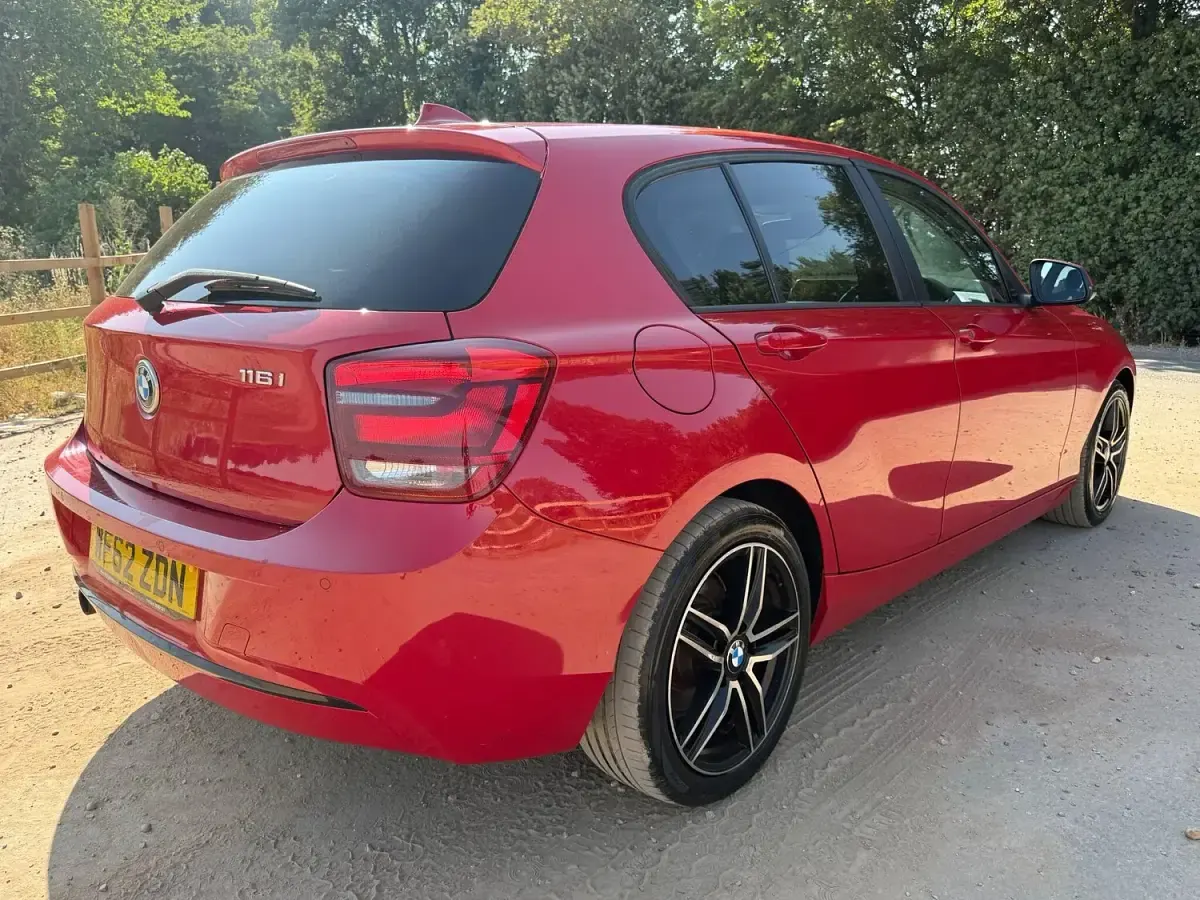 Used BMW 116 Sport Line 2012 Red Hatchback