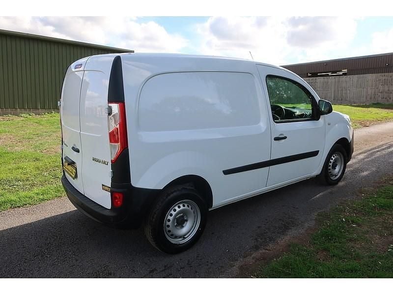 Used Renault Kangoo Business 75 HP (55 kW) 2019 Mineral white MPV
