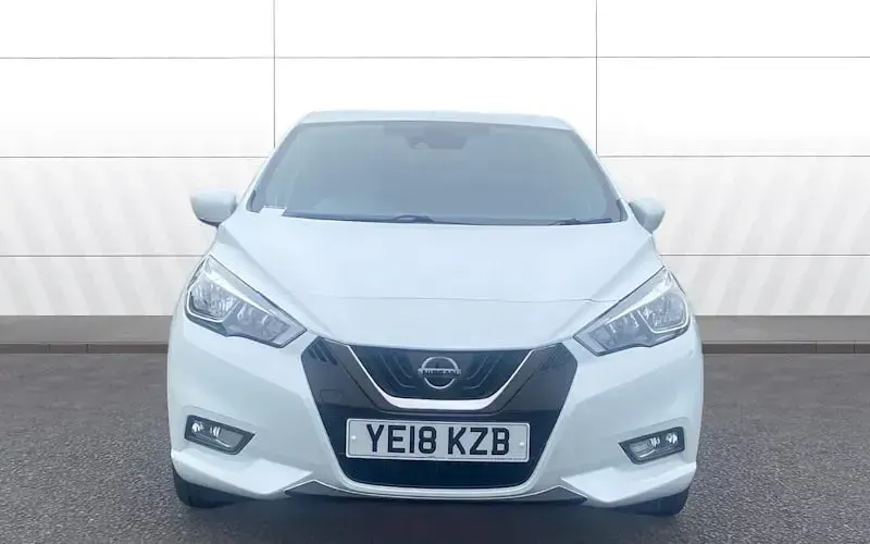 Used Nissan Micra N-Connecta 90 HP (66 kW) 2018 White Hatchback