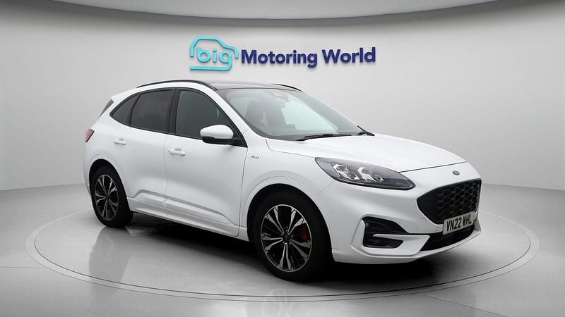White Used 2022 Ford Kuga ST-Line X SUV | £17,700 (Fair price) - Image 1/4