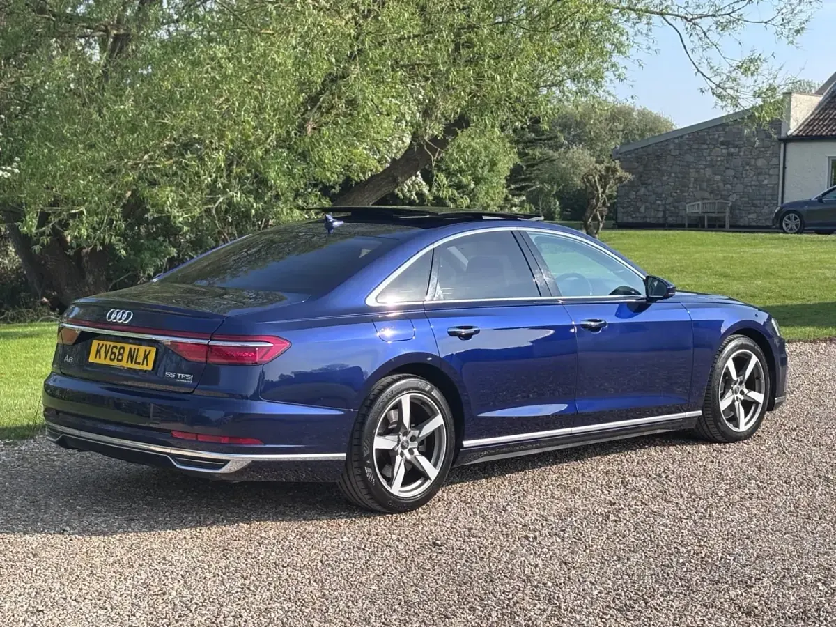 Usado Audi A8 Comfort 2018 Azul Sedan