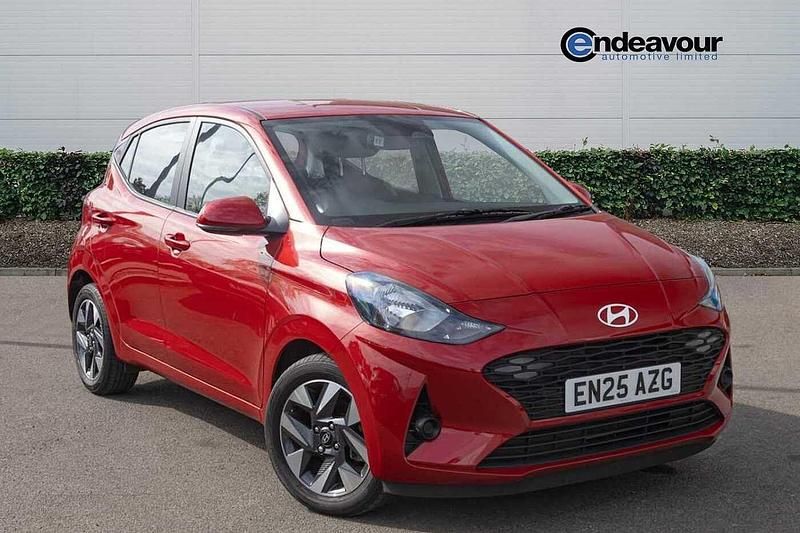 Used Hyundai i10 Advanced 83 HP (61 kW) 2025 Red Hatchback