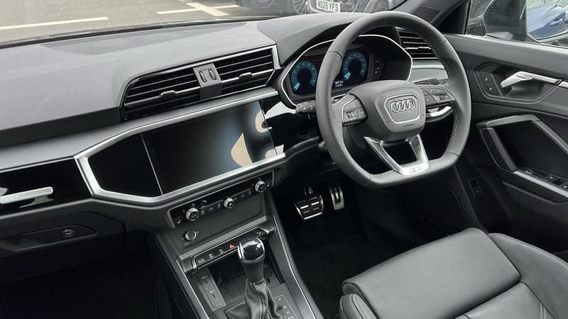 Used Audi Q3 Black Edition 150 HP (110 kW) 2025 Blue SUV