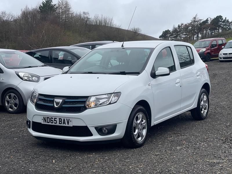 Begagnad Dacia Sandero Lauréate 2015 Vit Halvkombi