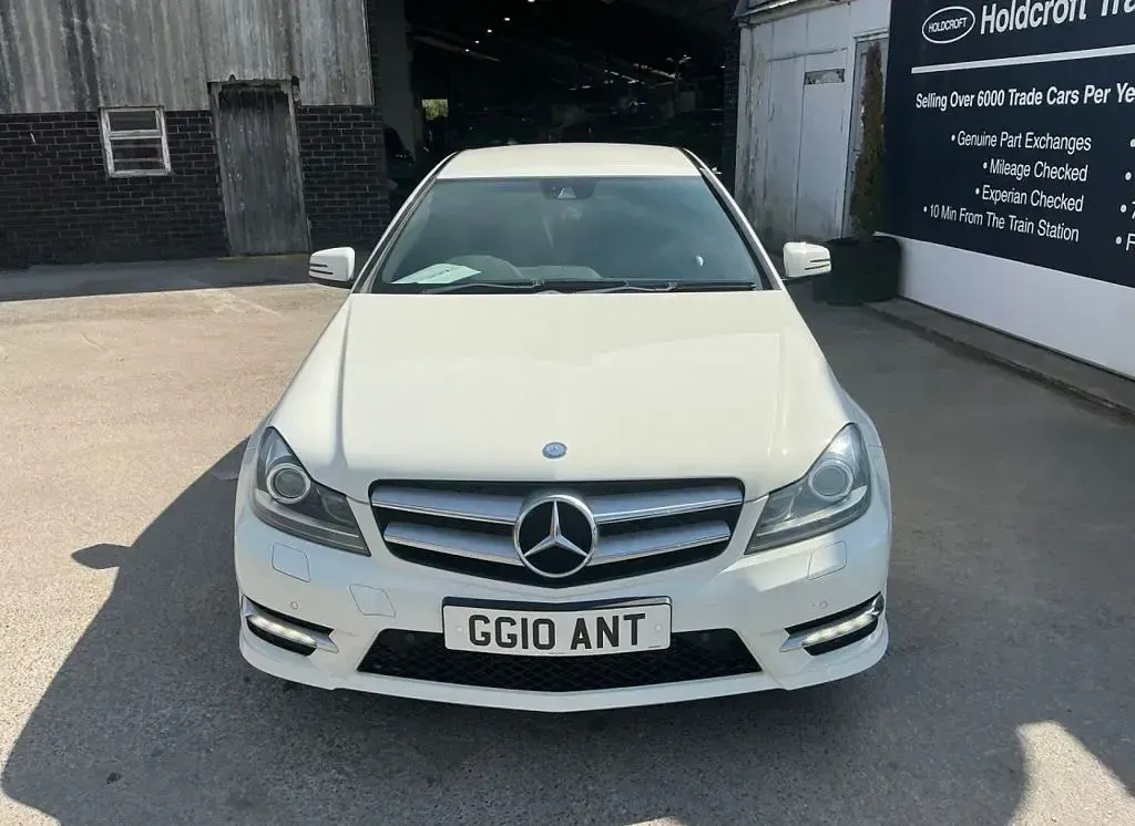 Used Mercedes C220 Sport Edition 170 HP (125 kW) 2011 White Coupe