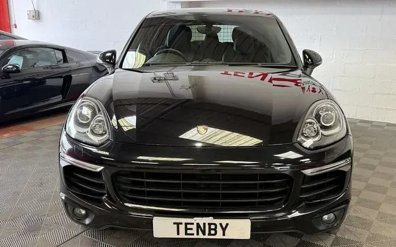 Used Porsche Cayenne Platinum Edition 262 HP (192 kW) 2017 Black SUV