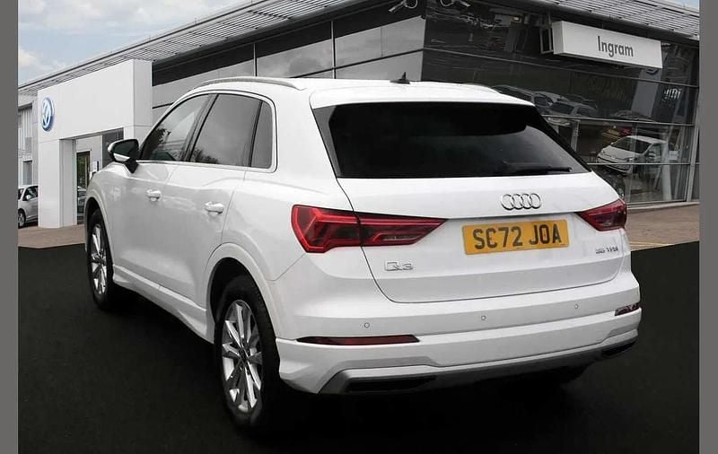 Begagnad Audi Q3 Sport 150 HK (110 kW) 2023 Vit SUV