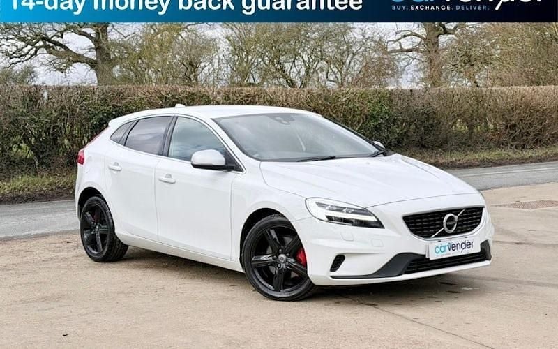 Used Volvo V40 R-Design 122 HP (89 kW) 2019 Hatchback
