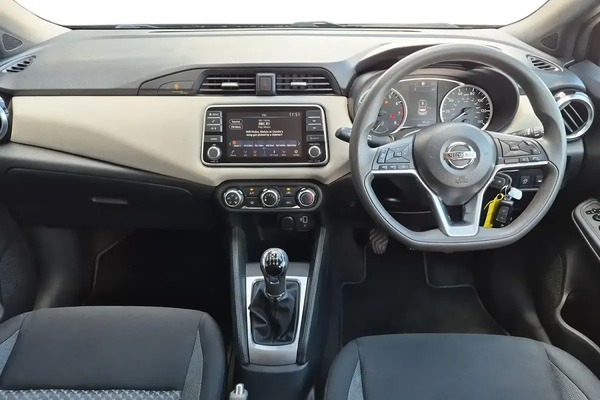 Begagnad Nissan Micra Acenta 100 HK (73 kW) 2020 Grå Halvkombi
