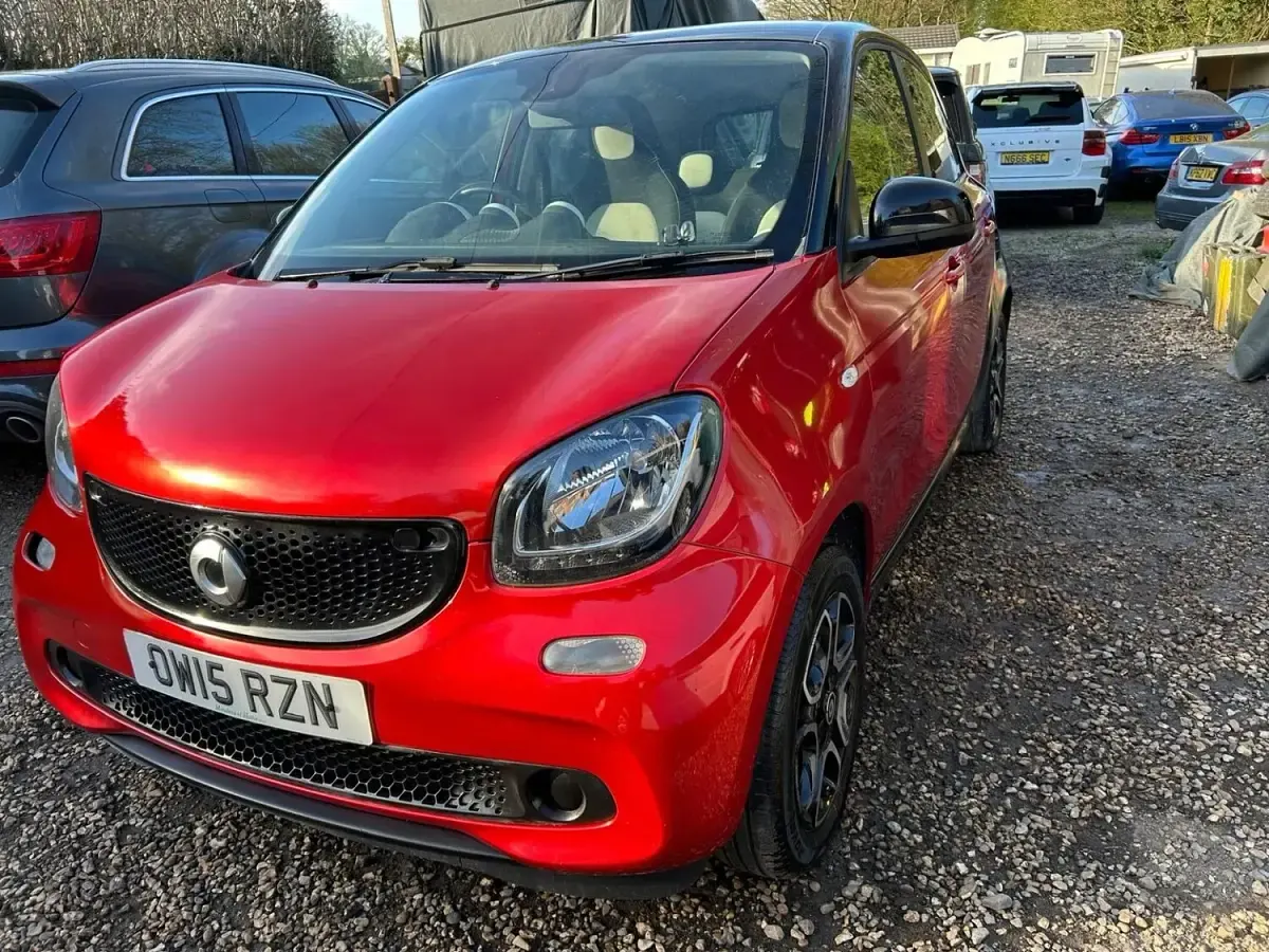 Used Smart ForFour Passion 71 HP (52 kW) 2015 Red Hatchback