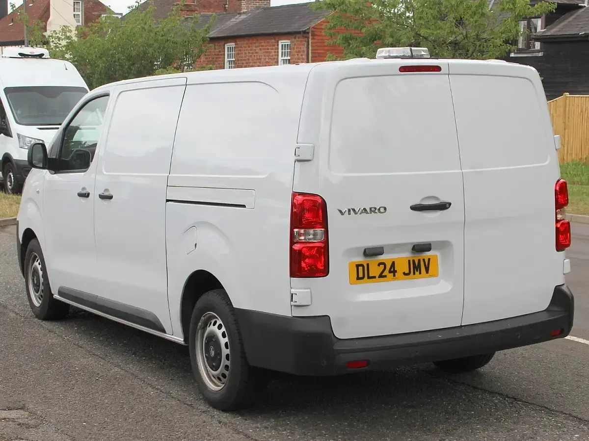 Used Vauxhall Vivaro 145 HP (106 kW) 2024 White MPV