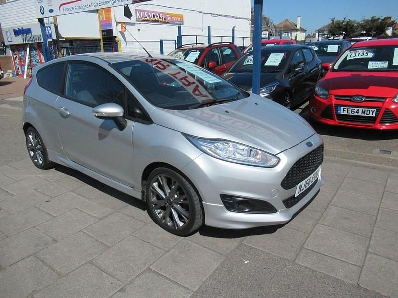 Usado Ford Fiesta ST-Line 2016 Prateado Citadino