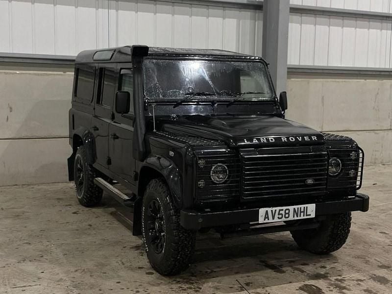 Used Land Rover Defender 122 HP (89 kW) 2008 Black Estate