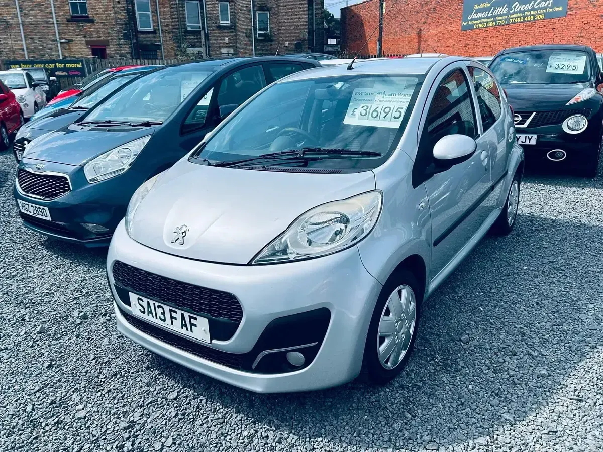 Used Peugeot 107 Active 68 HP (50 kW) 2013 Silver Hatchback