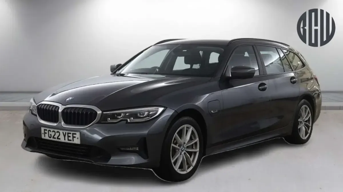 Begagnad BMW 330e 2022 Grå Kombi