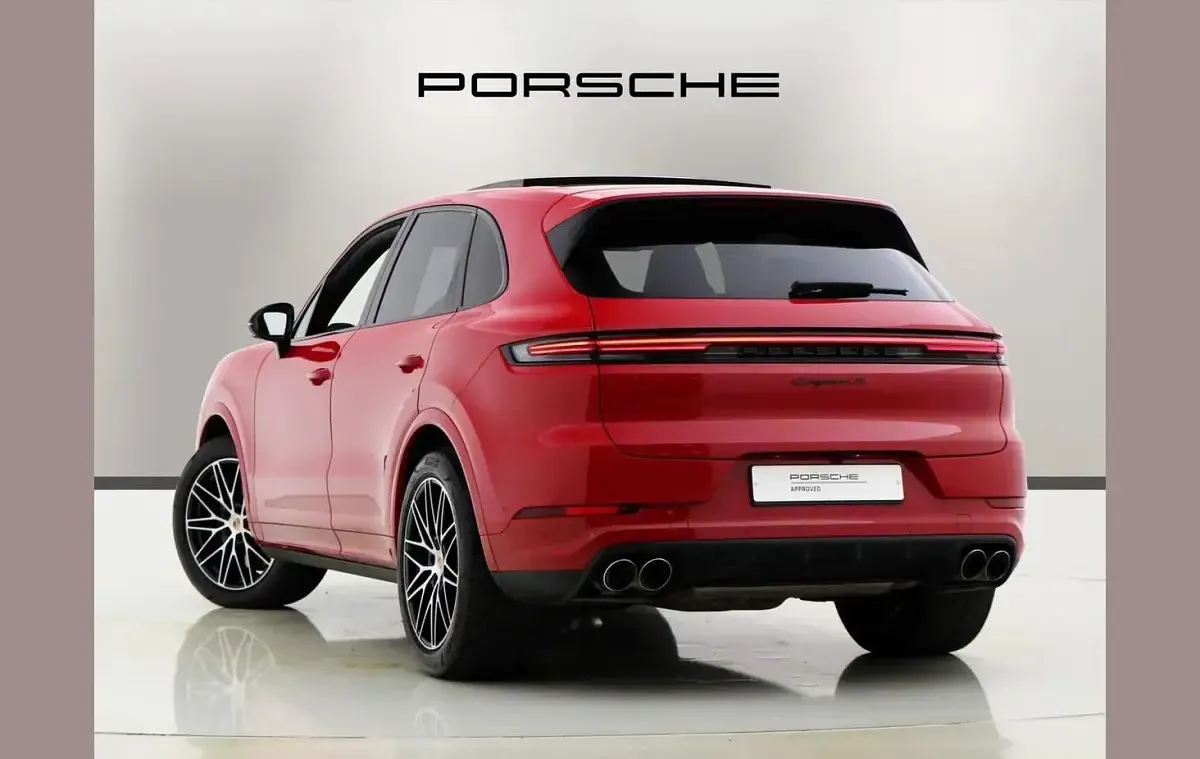 Used Porsche Cayenne 468 HP (344 kW) 2024 Red SUV
